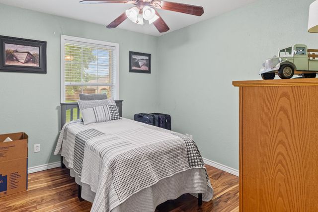 712 S Grand Street, Wolfe City, TX 75496