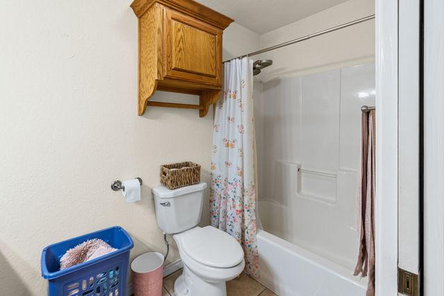 712 S Grand Street, Wolfe City, TX 75496