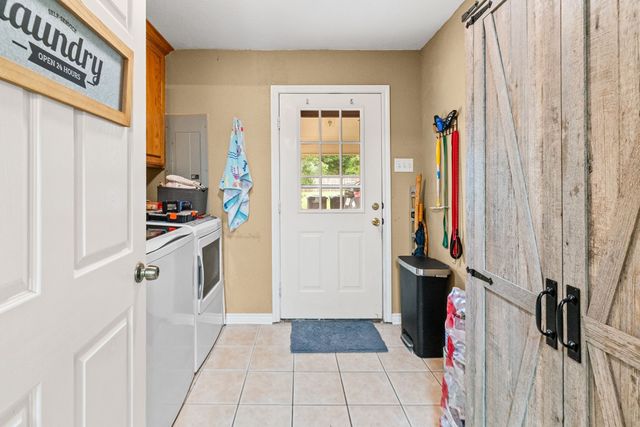 712 S Grand Street, Wolfe City, TX 75496