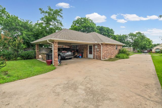 712 S Grand Street, Wolfe City, TX 75496