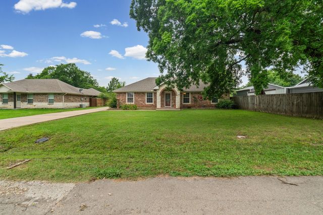 712 S Grand Street, Wolfe City, TX 75496