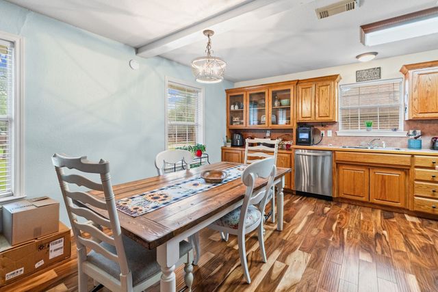 712 S Grand Street, Wolfe City, TX 75496