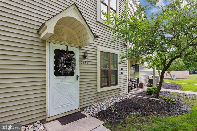 253-A EVERLY CT, Mount Laurel, NJ 08054