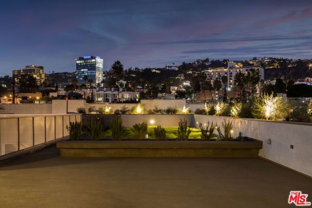 829 Larrabee Street 302, West Hollywood, CA 90069