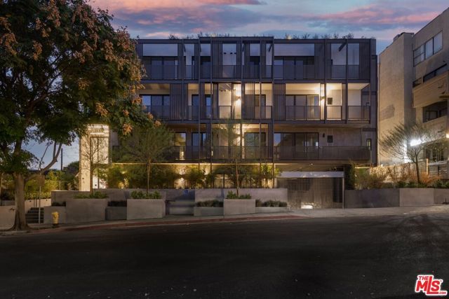 829 Larrabee Street 302, West Hollywood, CA 90069