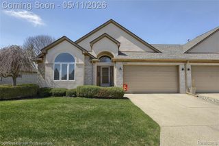 52237 Mitchell Lane 11, Macomb, MI 48042