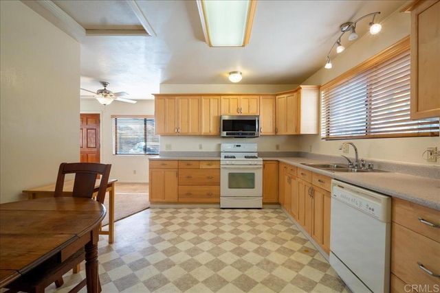 1186 1188 E Lexington Avenue, El Cajon, CA 92019