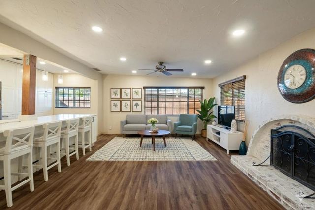 1186 1188 E Lexington Avenue, El Cajon, CA 92019