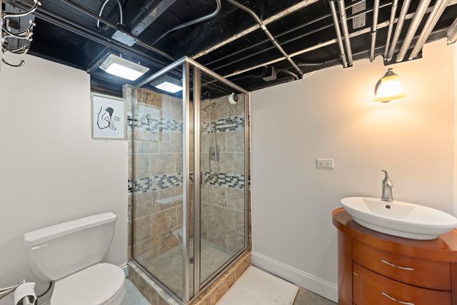 617 S 4th Street, Aurora, IL 60505