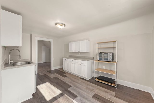 617 S 4th Street, Aurora, IL 60505