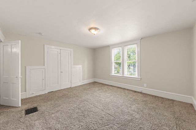 617 S 4th Street, Aurora, IL 60505