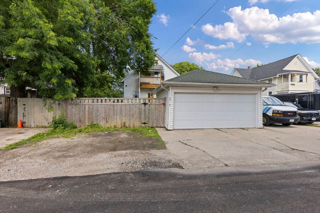 617 S 4th Street, Aurora, IL 60505