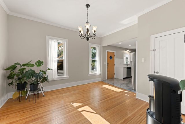 617 S 4th Street, Aurora, IL 60505