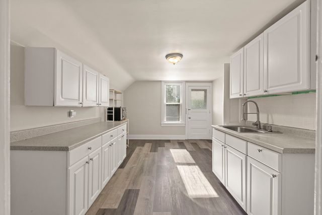 617 S 4th Street, Aurora, IL 60505