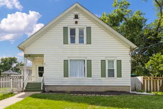 617 S 4th Street, Aurora, IL 60505