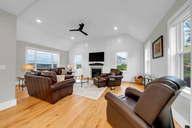 122 Seven Sister Rd, Haverhill, MA 01830