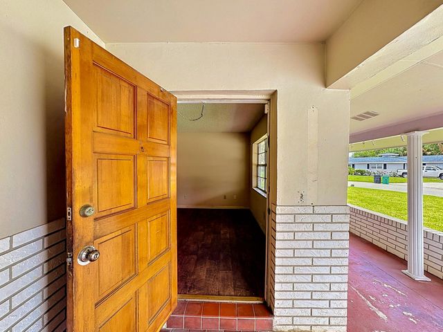 2402 Newport Drive, Fort Pierce, FL 34982
