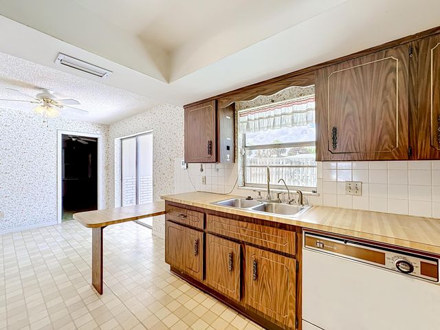 2402 Newport Drive, Fort Pierce, FL 34982