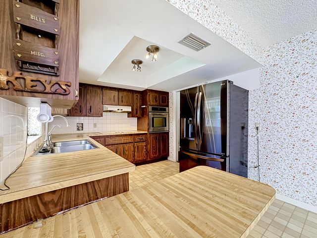 2402 Newport Drive, Fort Pierce, FL 34982