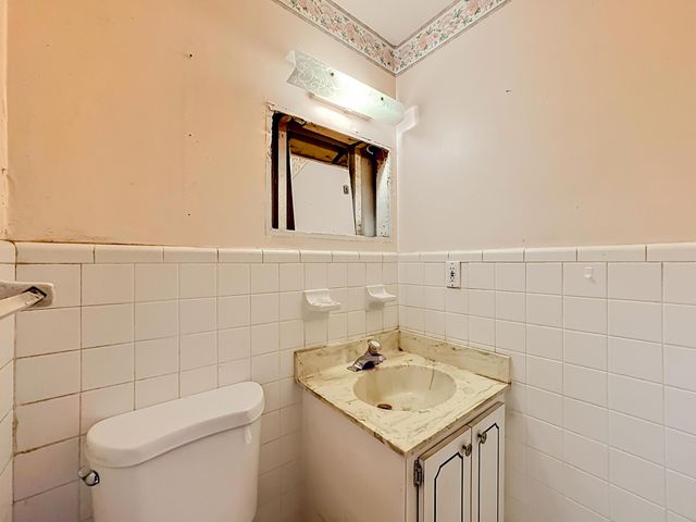 2402 Newport Drive, Fort Pierce, FL 34982