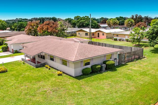 2402 Newport Drive, Fort Pierce, FL 34982