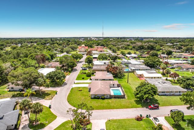 2402 Newport Drive, Fort Pierce, FL 34982
