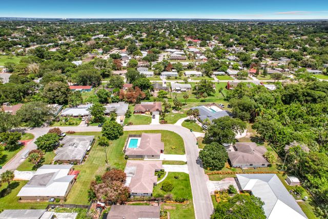 2402 Newport Drive, Fort Pierce, FL 34982
