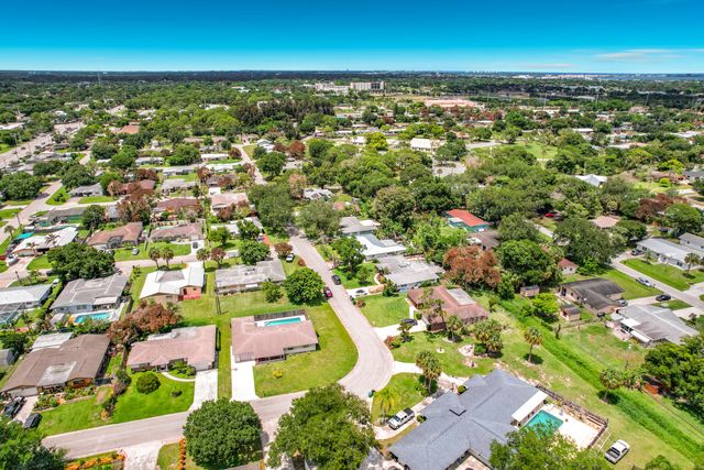 2402 Newport Drive, Fort Pierce, FL 34982