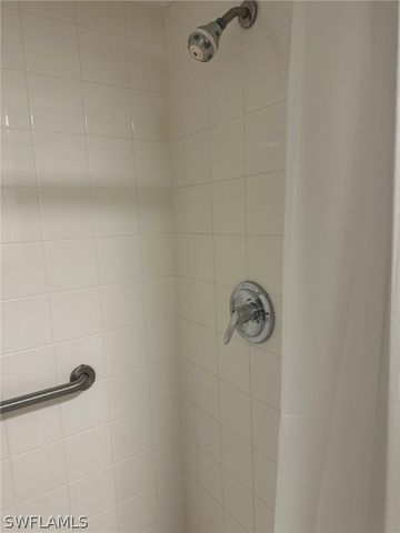 4621 Bayshore DR Q6, Naples, FL 34112