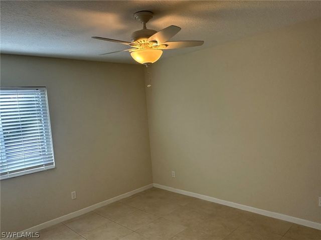 4621 Bayshore DR Q6, Naples, FL 34112