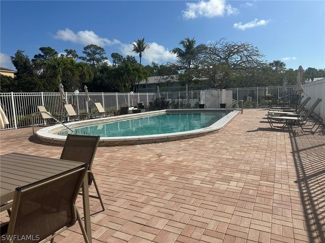 4621 Bayshore DR Q6, Naples, FL 34112