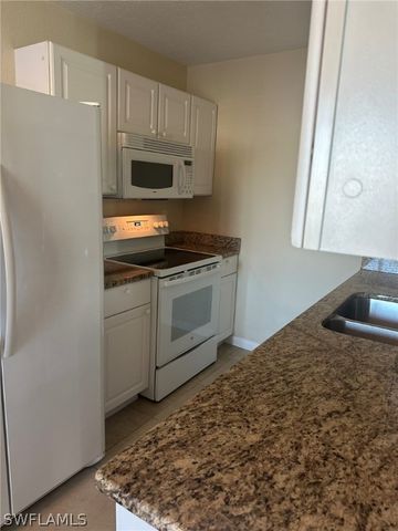 4621 Bayshore DR Q6, Naples, FL 34112