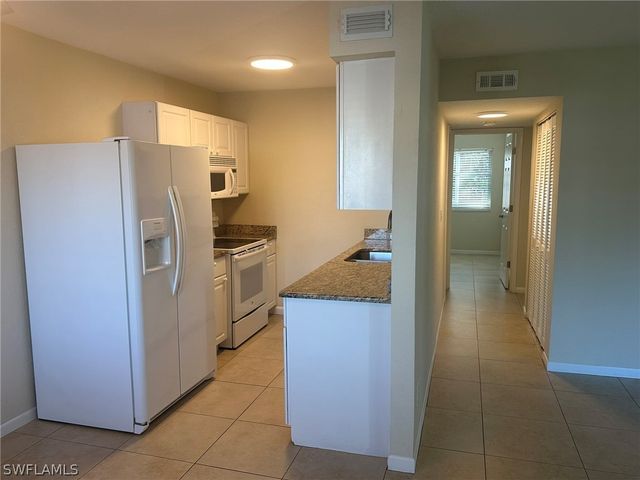 4621 Bayshore DR Q6, Naples, FL 34112