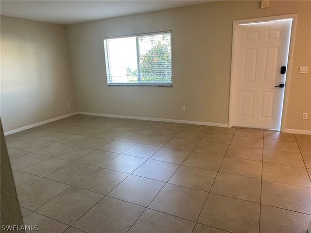 4621 Bayshore DR Q6, Naples, FL 34112