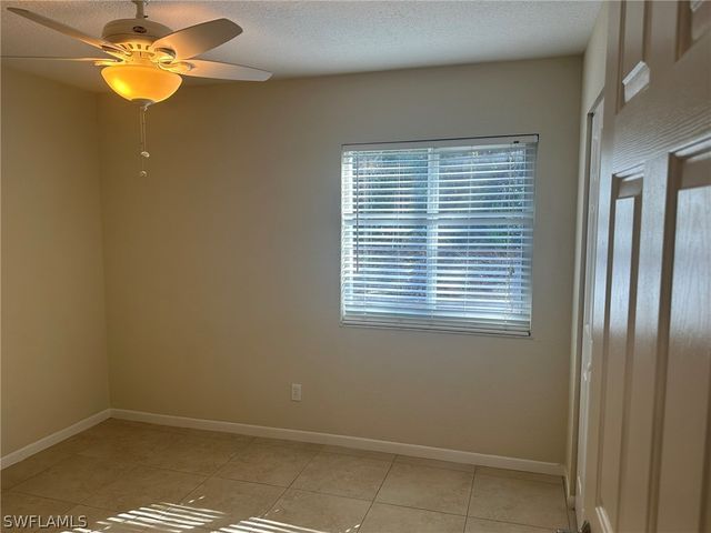 4621 Bayshore DR Q6, Naples, FL 34112