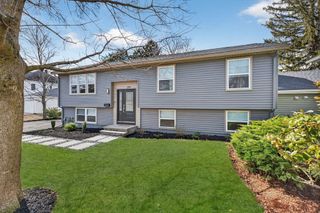 219 Waverley Rd 219, North Andover, MA 01845