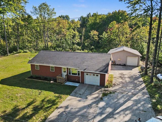 4880 S Carr Road, Fruitport, MI 49415