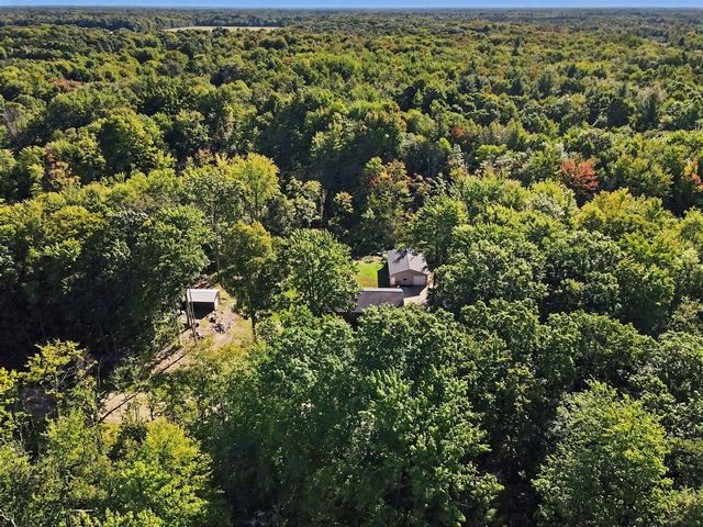 4880 S Carr Road, Fruitport, MI 49415
