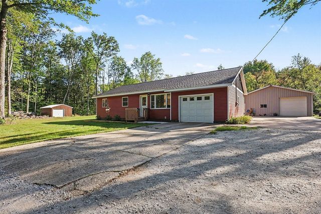 4880 S Carr Road, Fruitport, MI 49415