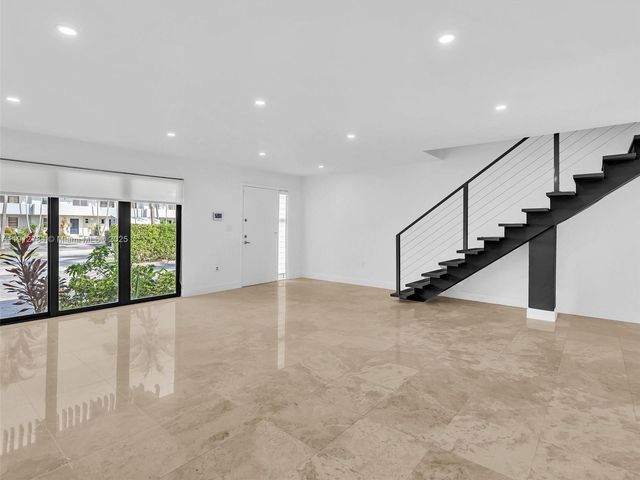 3776 NE 166th St 108, North Miami Beach, FL 33160