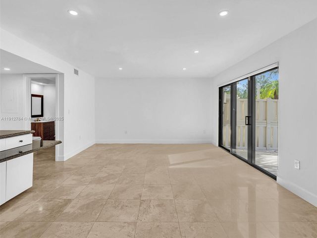 3776 NE 166th St 108, North Miami Beach, FL 33160