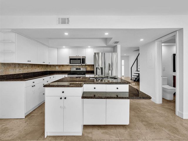 3776 NE 166th St 108, North Miami Beach, FL 33160