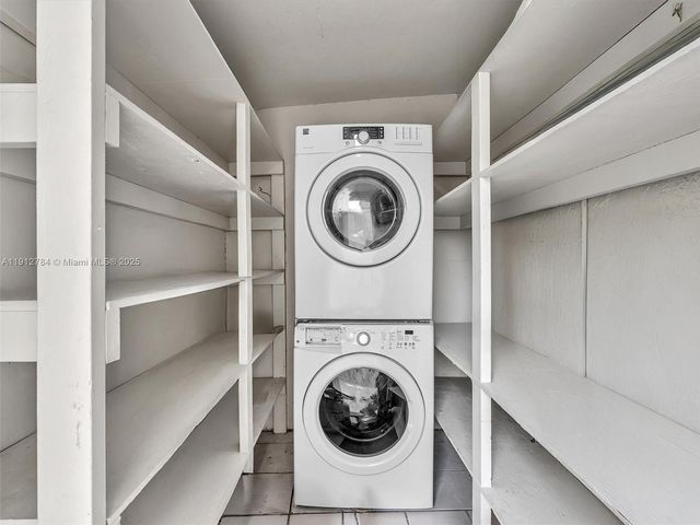 3776 NE 166th St 108, North Miami Beach, FL 33160