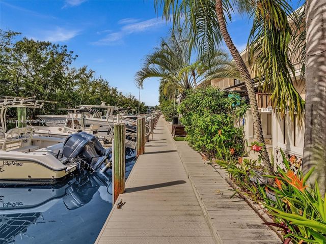 3776 NE 166th St 108, North Miami Beach, FL 33160