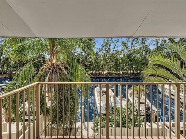 3776 NE 166th St 108, North Miami Beach, FL 33160