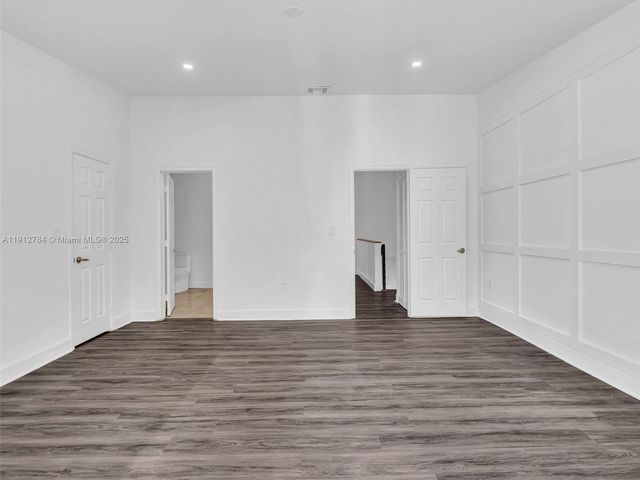 3776 NE 166th St 108, North Miami Beach, FL 33160