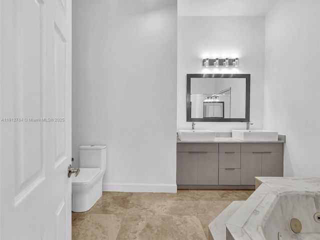 3776 NE 166th St 108, North Miami Beach, FL 33160