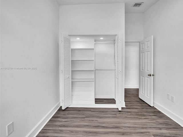 3776 NE 166th St 108, North Miami Beach, FL 33160