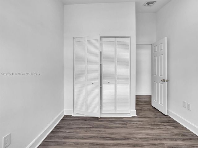 3776 NE 166th St 108, North Miami Beach, FL 33160