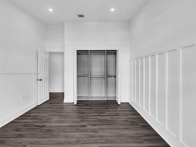 3776 NE 166th St 108, North Miami Beach, FL 33160